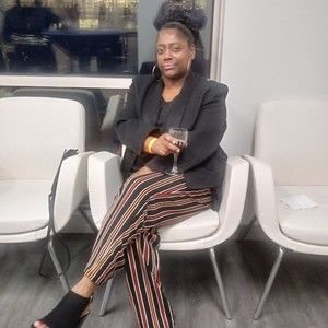 Meet your Posher, Angela